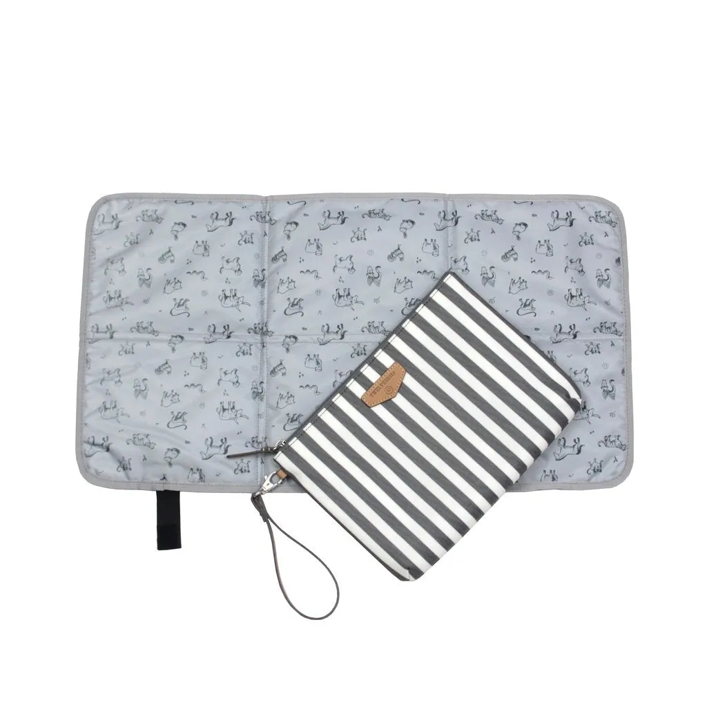 Easy Diaper Pouch